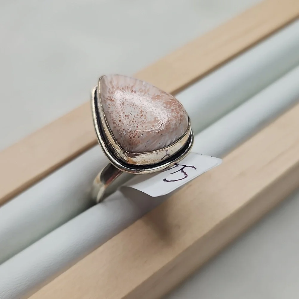 Women's Adjustable Scolecite Natural Stone Ring Sterling Silver Plated NWOT